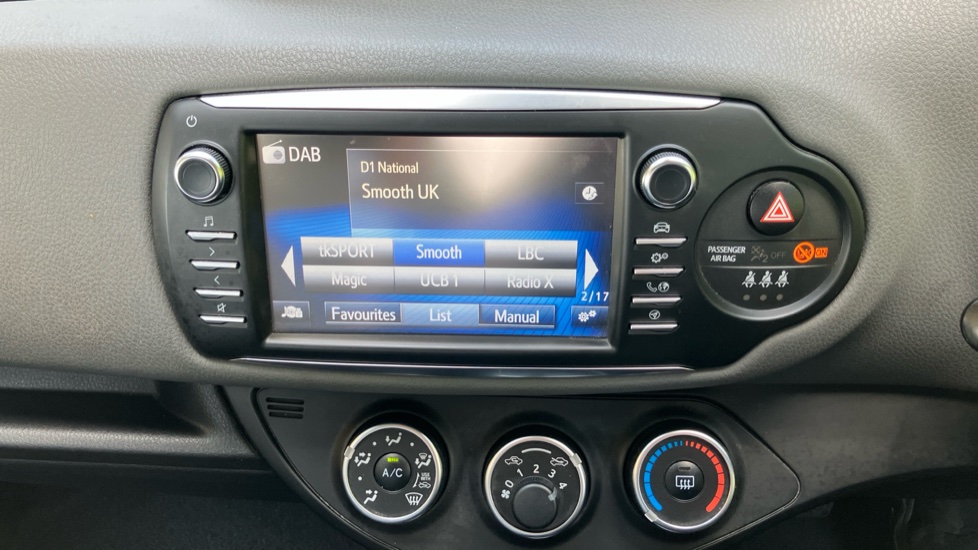 Toyota Yaris 1.5 VVT-i Icon Tech 5dr Petrol Hatchback - Image 40