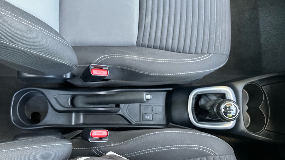 Toyota Yaris 1.5 VVT-i Icon Tech 5dr Petrol Hatchback - Image 45