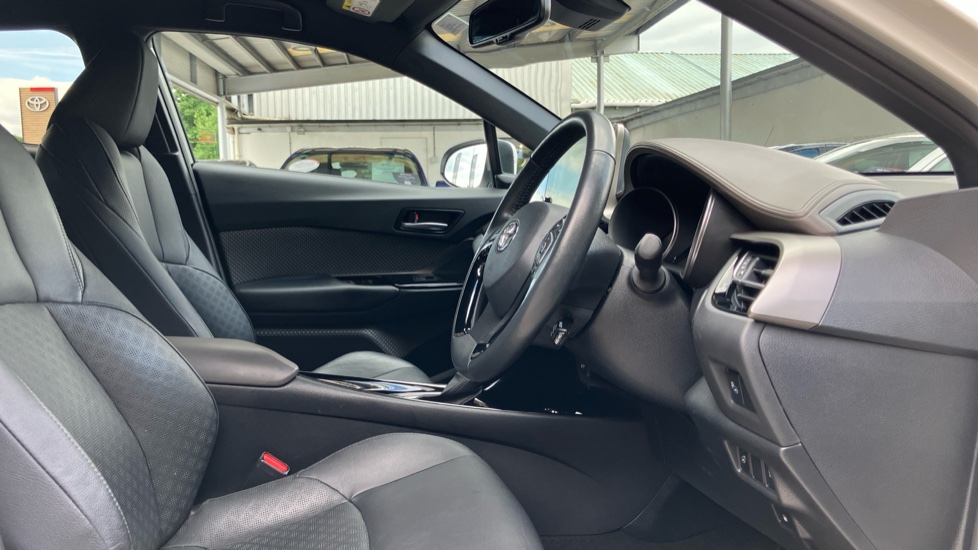 Toyota C-HR 1.8 Hybrid Excel 5dr CVT Hybrid Hatchback - Image 12