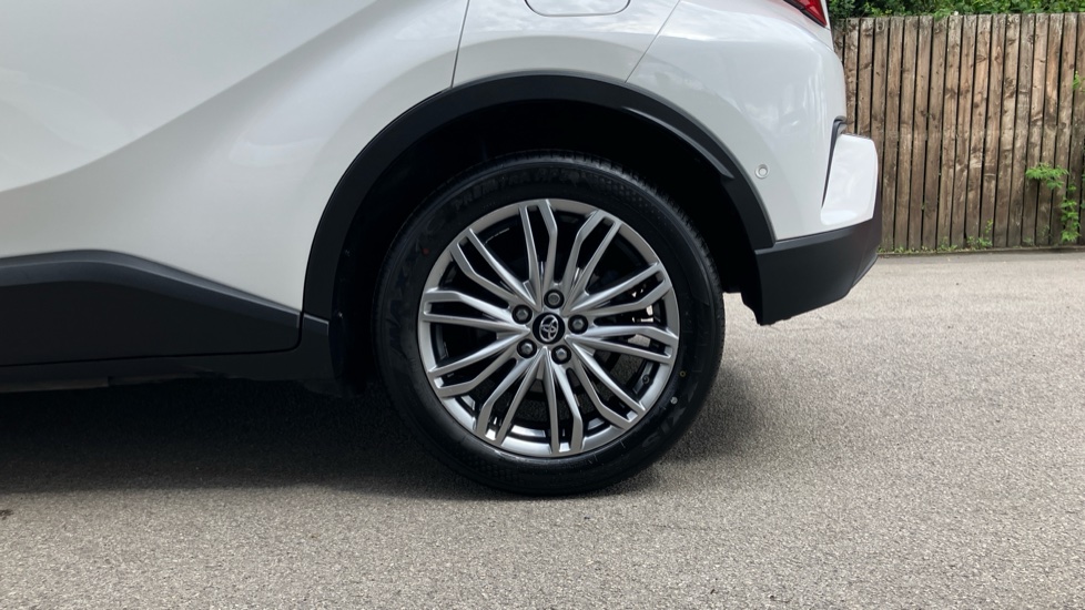 Toyota C-HR 1.8 Hybrid Excel 5dr CVT Hybrid Hatchback - Image 25