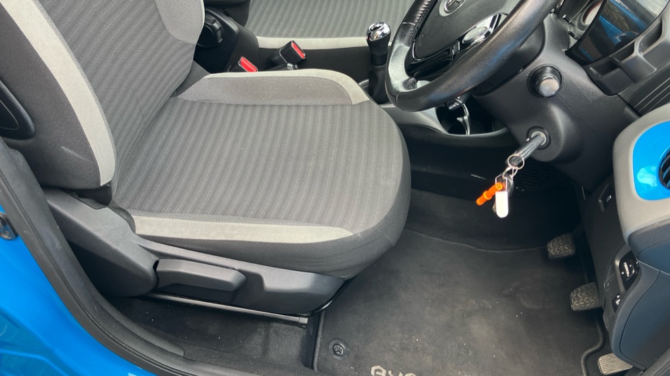 Toyota Aygo 1.0 VVT-i X-Press 5dr Petrol Hatchback - Image 17