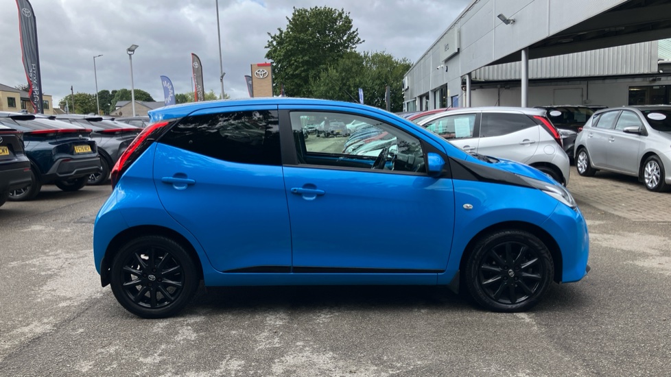 Toyota Aygo 1.0 VVT-i X-Press 5dr Petrol Hatchback - Image 23