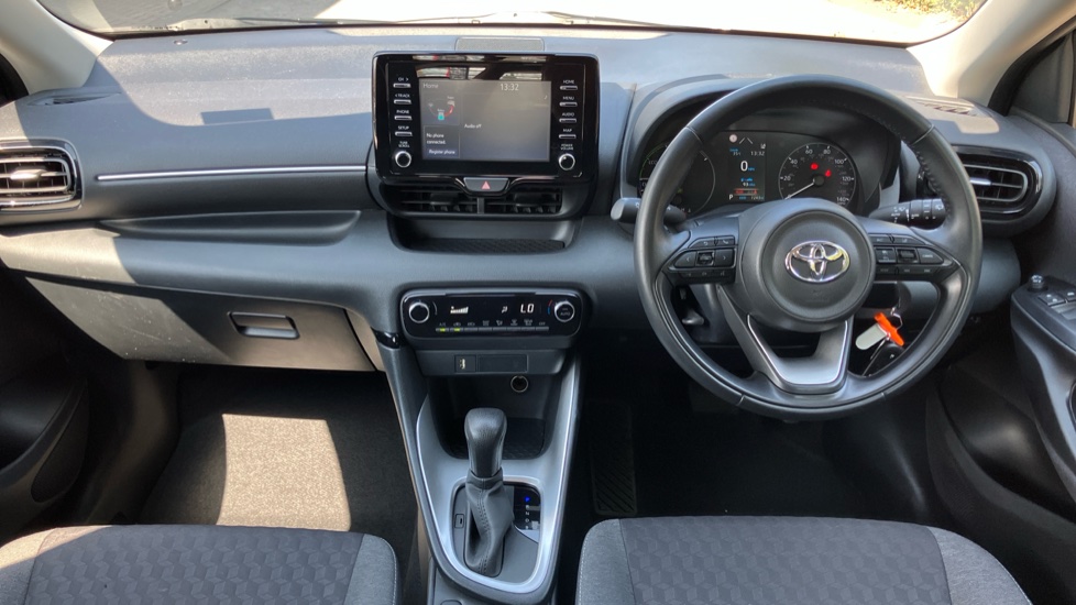 Toyota Yaris 1.5 Hybrid Icon 5dr CVT Hybrid Hatchback - Image 6