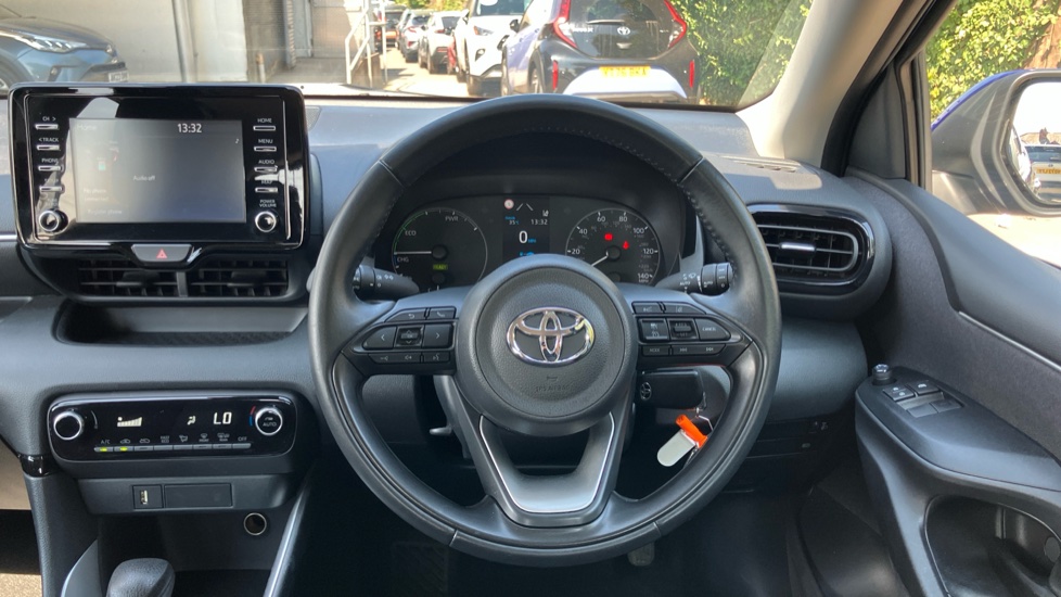 Toyota Yaris 1.5 Hybrid Icon 5dr CVT Hybrid Hatchback - Image 7