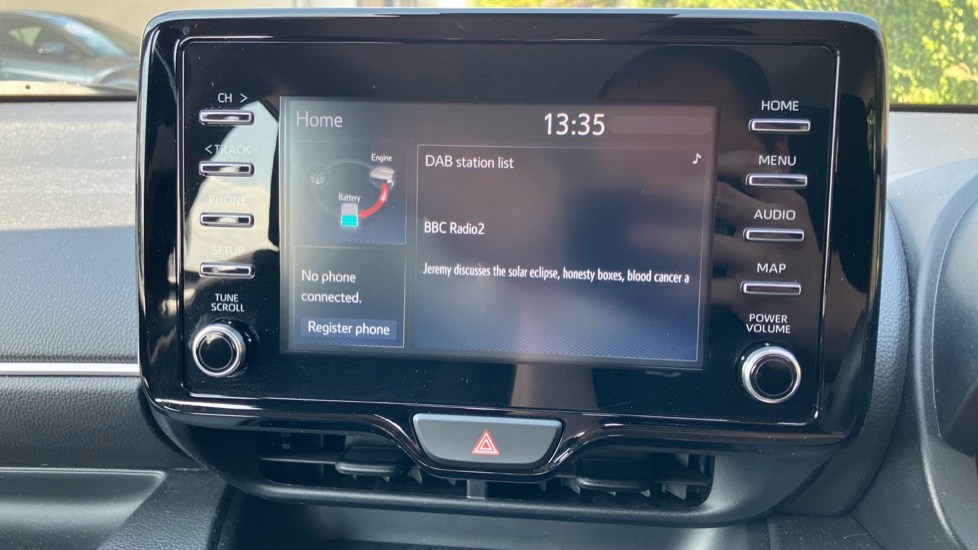 Toyota Yaris 1.5 Hybrid Icon 5dr CVT Hybrid Hatchback - Image 9