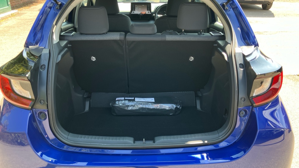 Toyota Yaris 1.5 Hybrid Icon 5dr CVT Hybrid Hatchback - Image 13