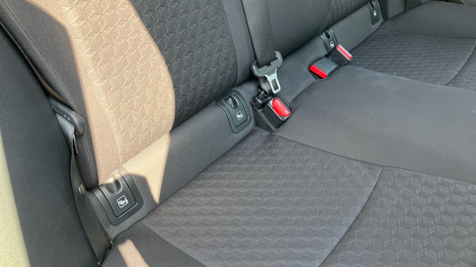 Toyota Yaris 1.5 Hybrid Icon 5dr CVT Hybrid Hatchback - Image 14