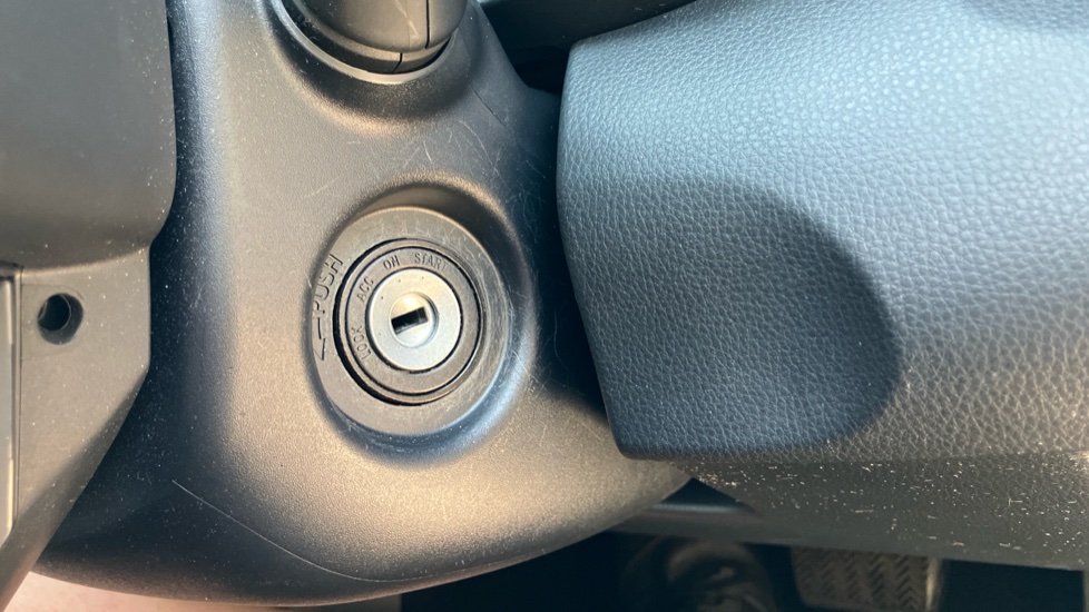 Toyota Yaris 1.5 Hybrid Icon 5dr CVT Hybrid Hatchback - Image 16