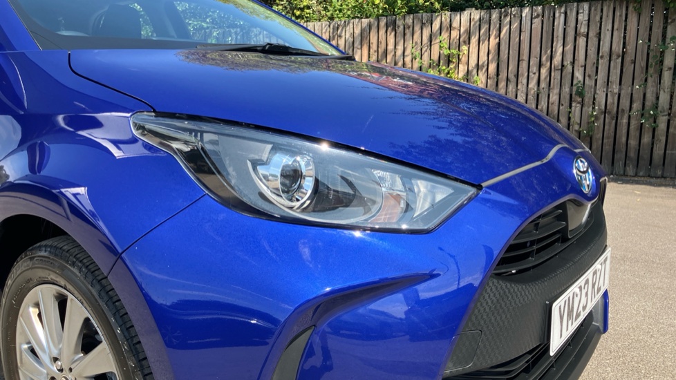 Toyota Yaris 1.5 Hybrid Icon 5dr CVT Hybrid Hatchback - Image 20