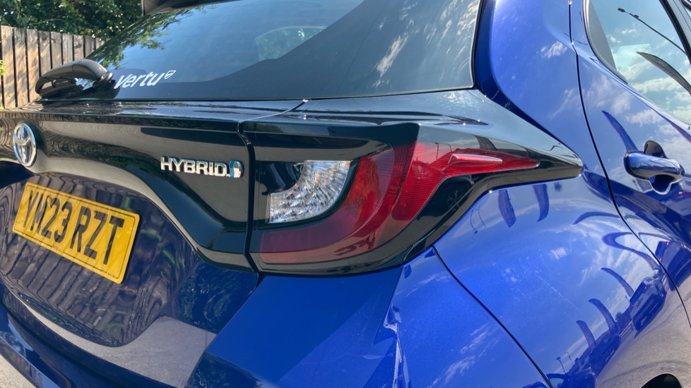 Toyota Yaris 1.5 Hybrid Icon 5dr CVT Hybrid Hatchback - Image 21