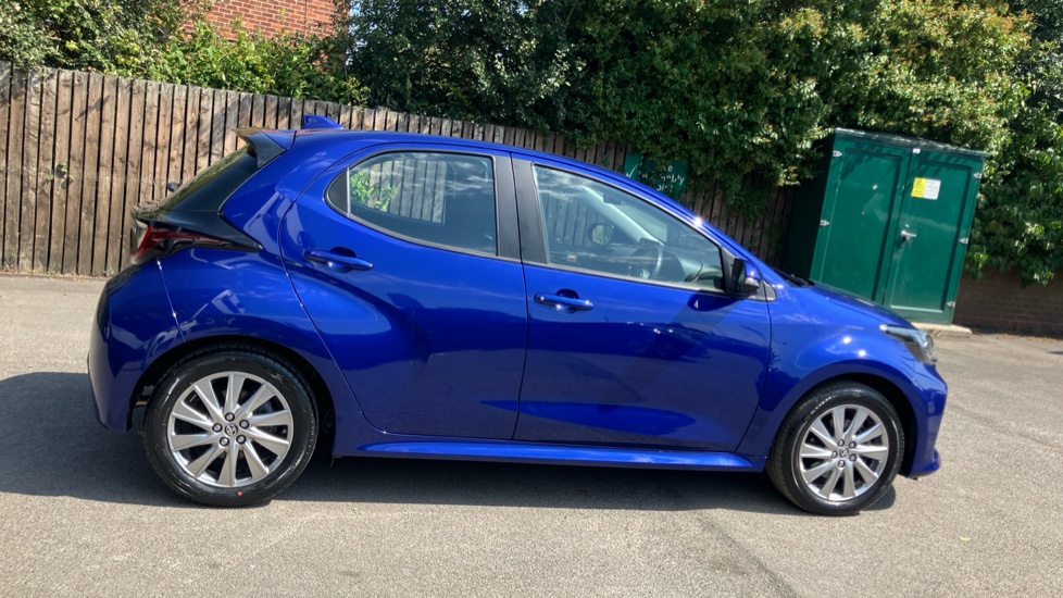 Toyota Yaris 1.5 Hybrid Icon 5dr CVT Hybrid Hatchback - Image 23
