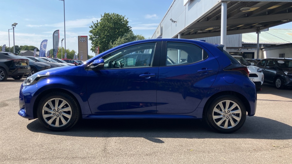 Toyota Yaris 1.5 Hybrid Icon 5dr CVT Hybrid Hatchback - Image 24