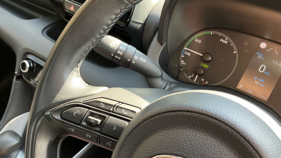 Toyota Yaris 1.5 Hybrid Icon 5dr CVT Hybrid Hatchback - Image 31