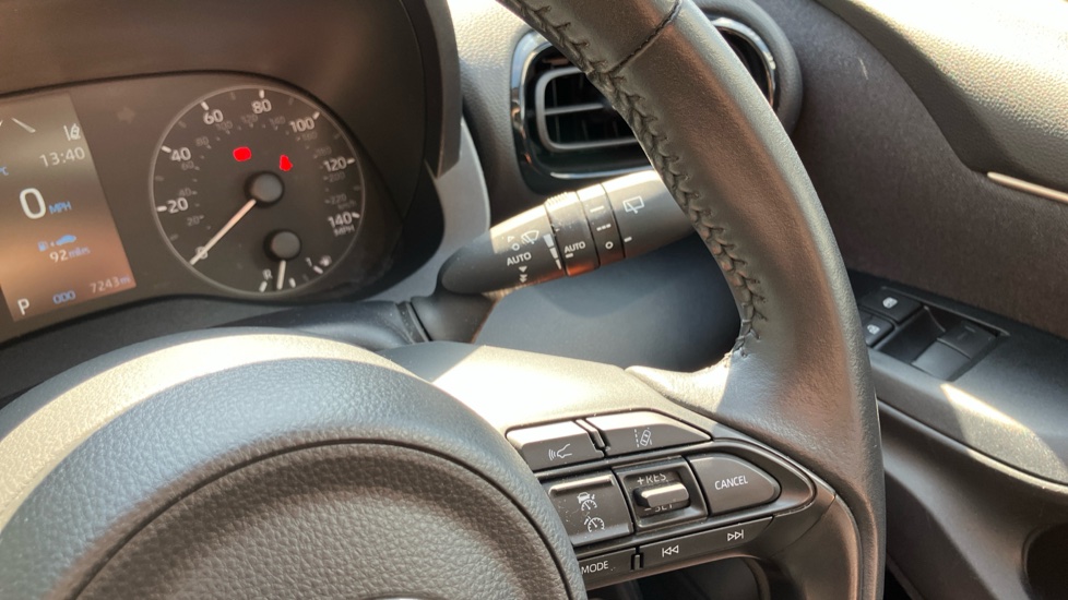 Toyota Yaris 1.5 Hybrid Icon 5dr CVT Hybrid Hatchback - Image 32
