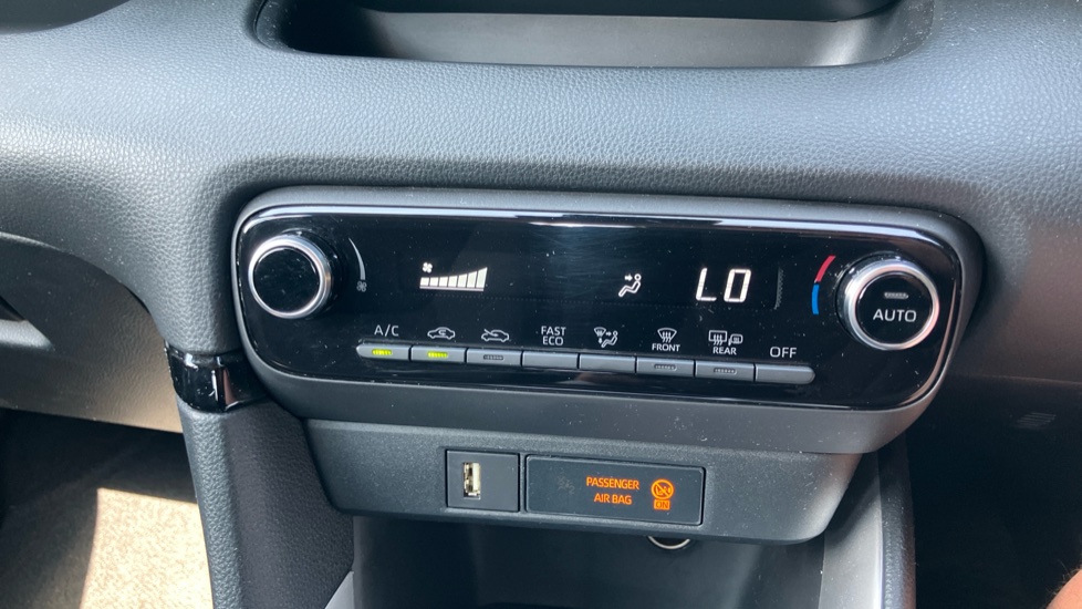 Toyota Yaris 1.5 Hybrid Icon 5dr CVT Hybrid Hatchback - Image 33
