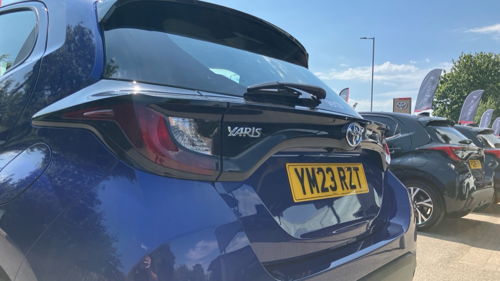 Toyota Yaris 1.5 Hybrid Icon 5dr CVT Hybrid Hatchback - Image 35