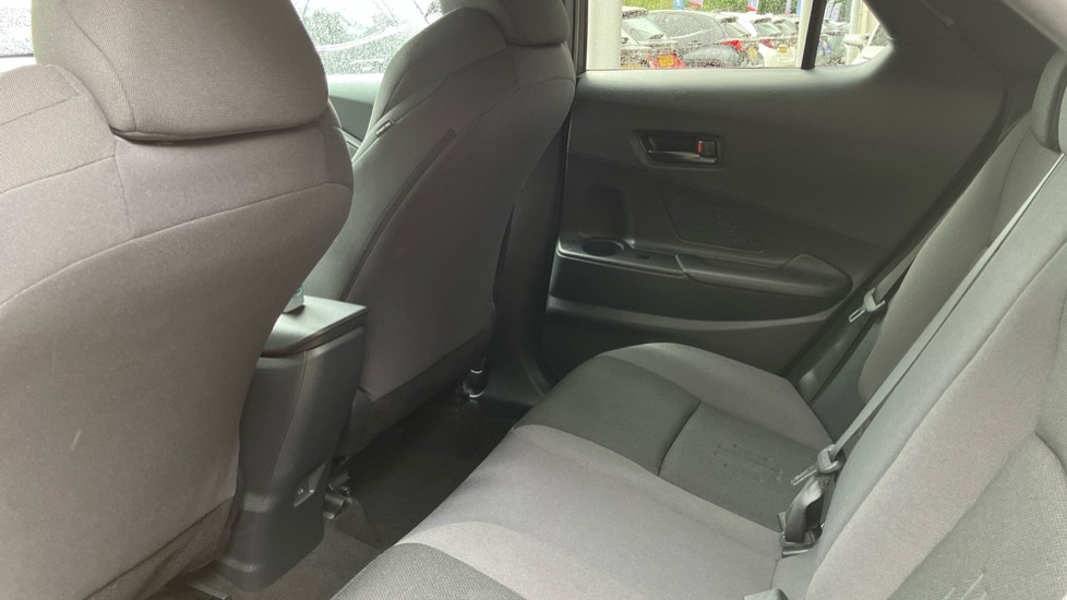 Toyota C-HR 1.8 Hybrid Design 5dr CVT Hybrid Hatchback - Image 15