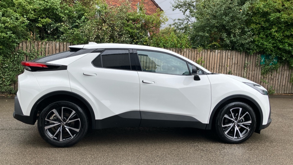 Toyota C-HR 1.8 Hybrid Design 5dr CVT Hybrid Hatchback - Image 23