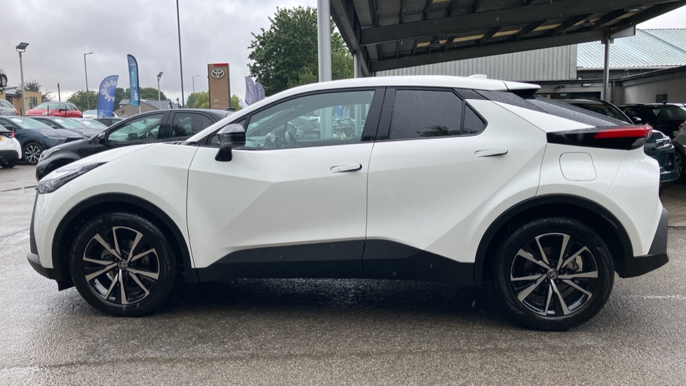 Toyota C-HR 1.8 Hybrid Design 5dr CVT Hybrid Hatchback - Image 24