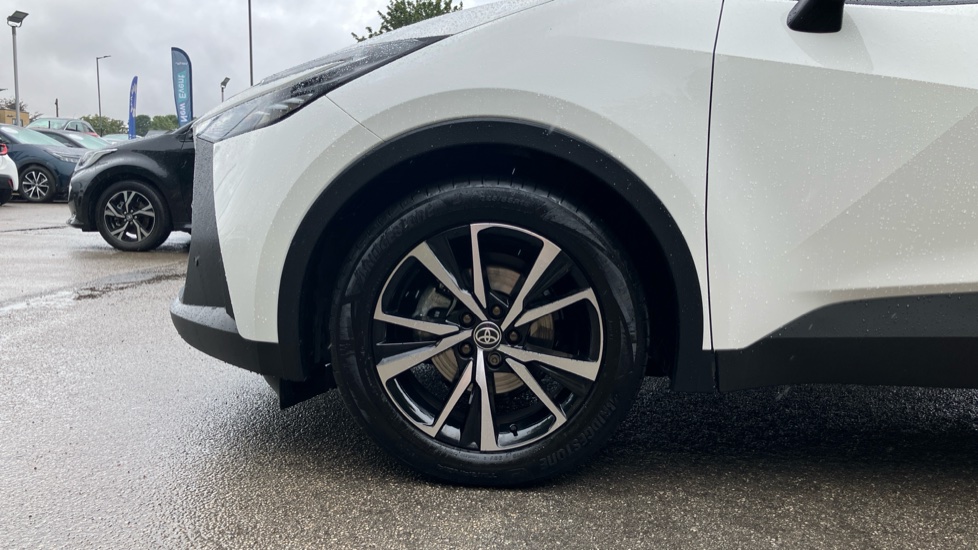 Toyota C-HR 1.8 Hybrid Design 5dr CVT Hybrid Hatchback - Image 25