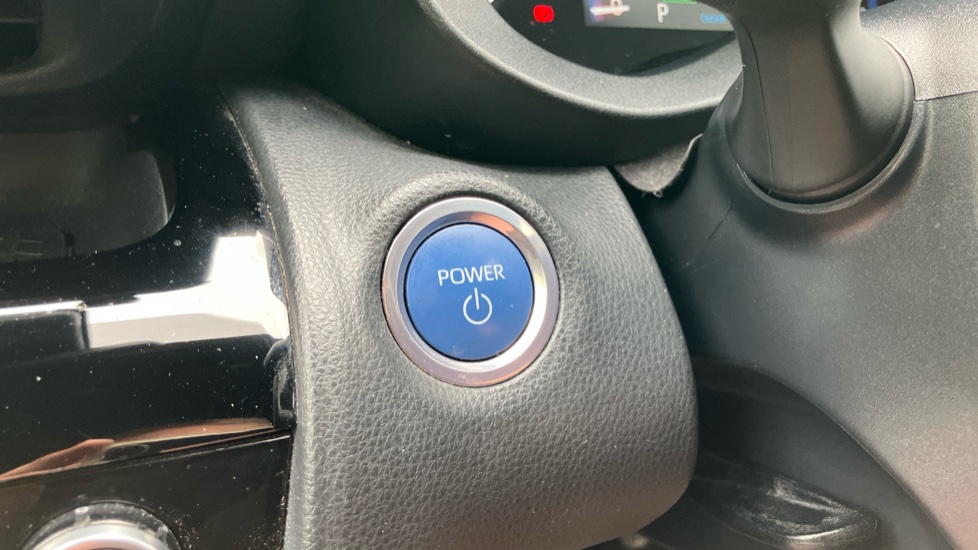 Toyota Yaris Cross 1.5 Hybrid Design 5dr CVT Hybrid Estate - Image 16
