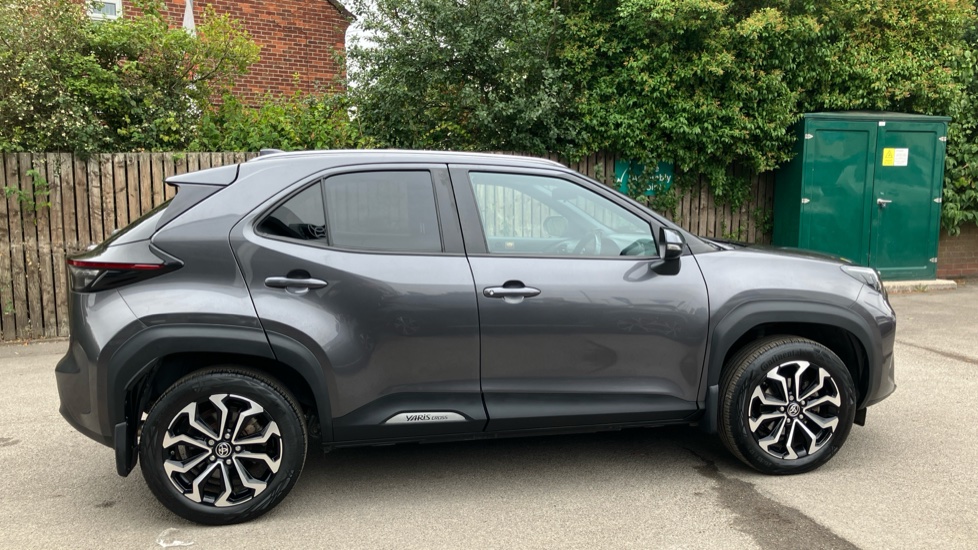 Toyota Yaris Cross 1.5 Hybrid Design 5dr CVT Hybrid Estate - Image 23