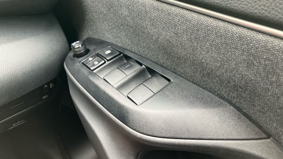 Toyota Yaris Cross 1.5 Hybrid Design 5dr CVT Hybrid Estate - Image 29