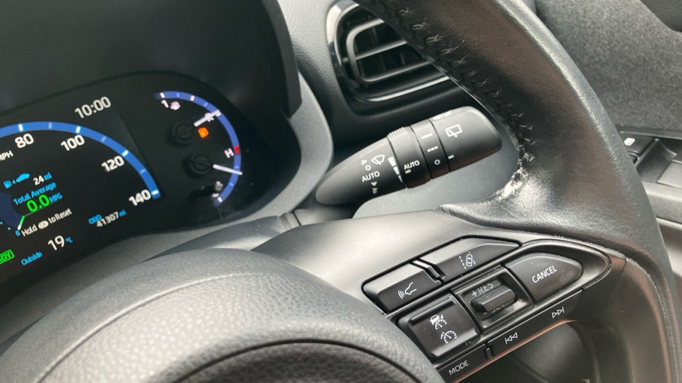 Toyota Yaris Cross 1.5 Hybrid Design 5dr CVT Hybrid Estate - Image 32