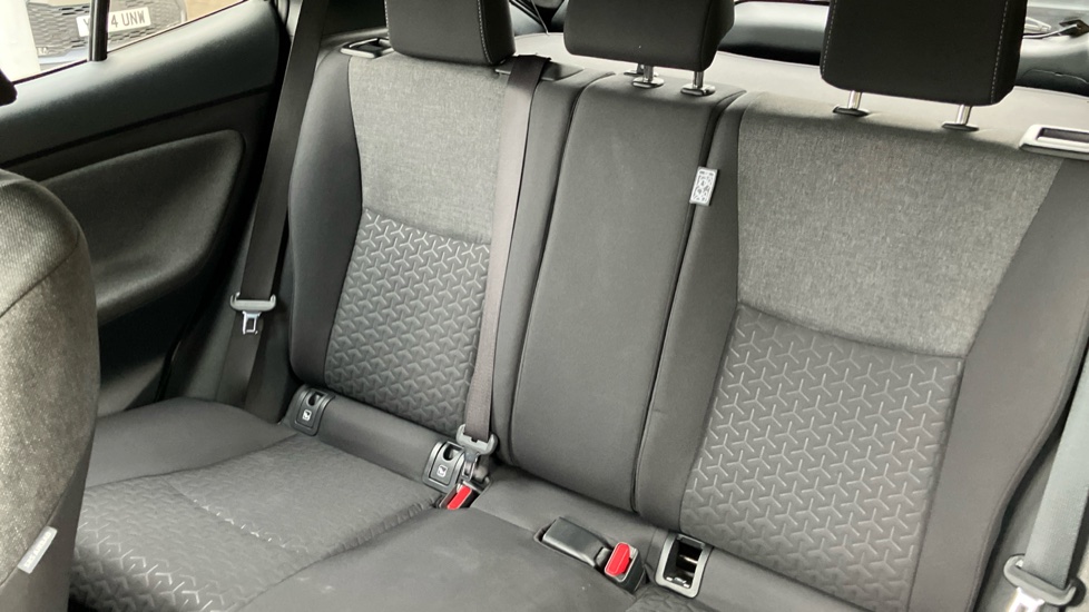 Toyota Yaris Cross 1.5 Hybrid Design 5dr CVT Hybrid Estate - Image 34