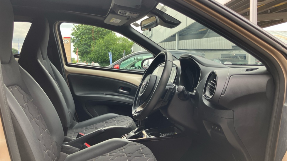 Toyota Aygo X 1.0 VVT-i Exclusive 5dr Auto Petrol Hatchback - Image 12