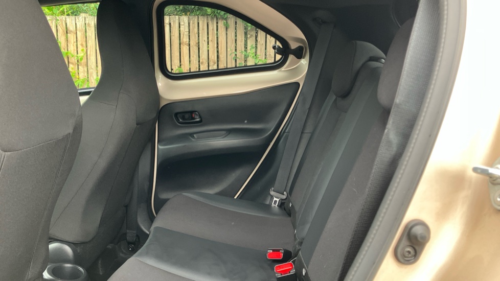 Toyota Aygo X 1.0 VVT-i Exclusive 5dr Auto Petrol Hatchback - Image 15