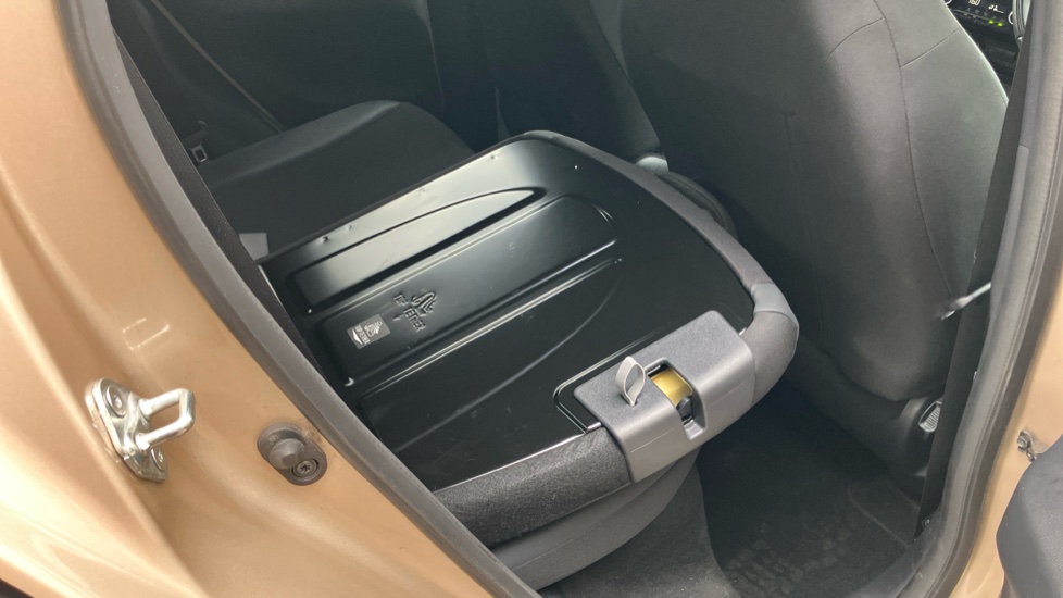 Toyota Aygo X 1.0 VVT-i Exclusive 5dr Auto Petrol Hatchback - Image 18