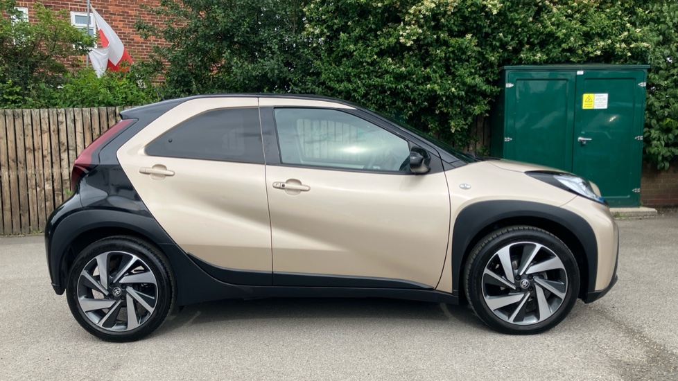 Toyota Aygo X 1.0 VVT-i Exclusive 5dr Auto Petrol Hatchback - Image 23