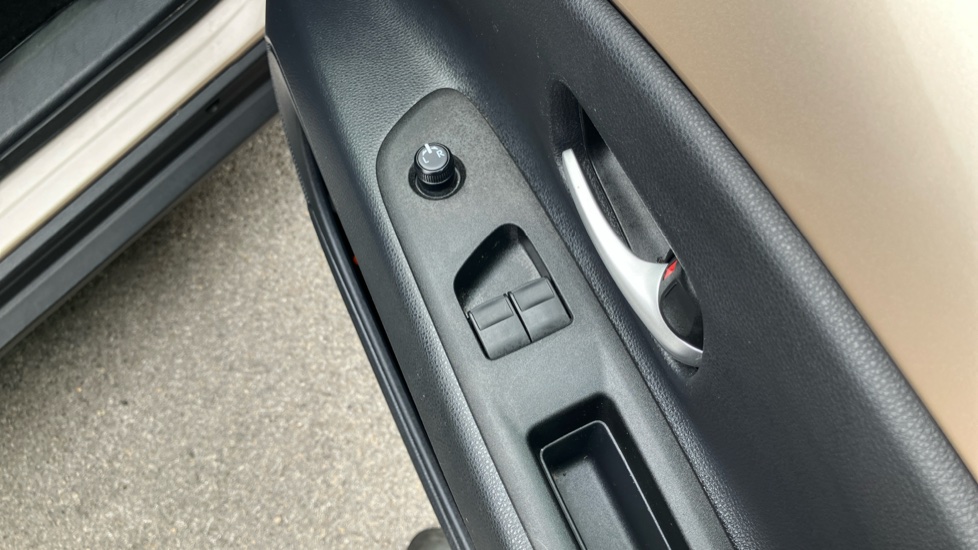 Toyota Aygo X 1.0 VVT-i Exclusive 5dr Auto Petrol Hatchback - Image 30