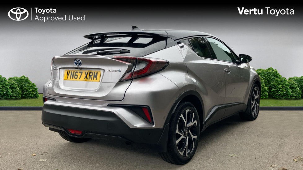 Toyota C-HR 1.8 Hybrid Dynamic 5dr CVT Hybrid Hatchback - Image 2