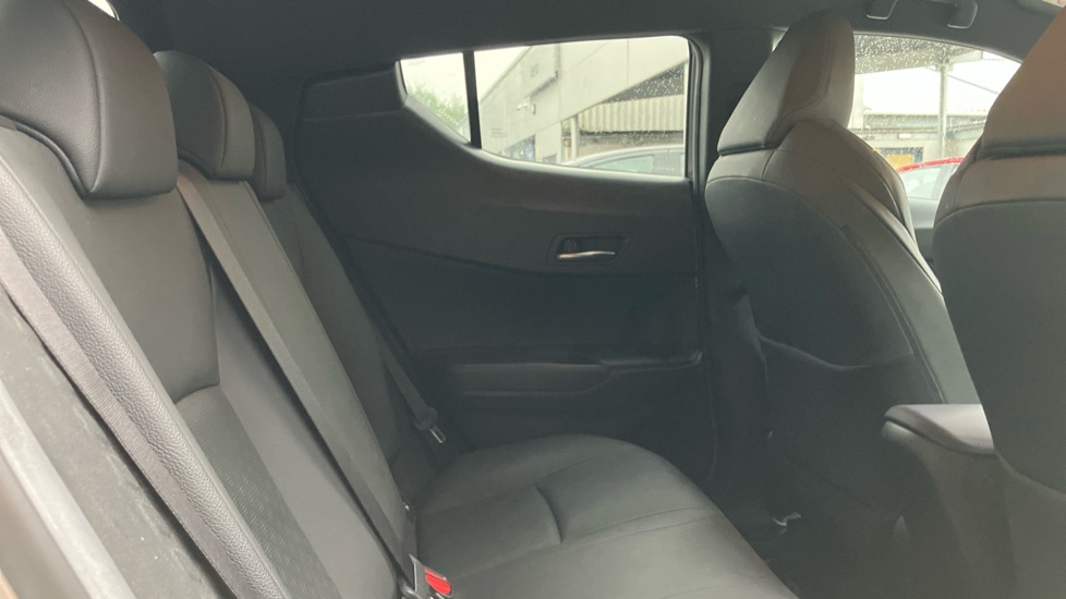 Toyota C-HR 1.8 Hybrid Dynamic 5dr CVT Hybrid Hatchback - Image 8