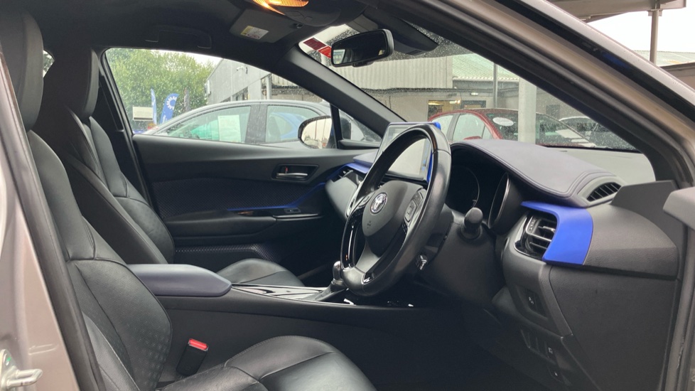 Toyota C-HR 1.8 Hybrid Dynamic 5dr CVT Hybrid Hatchback - Image 12