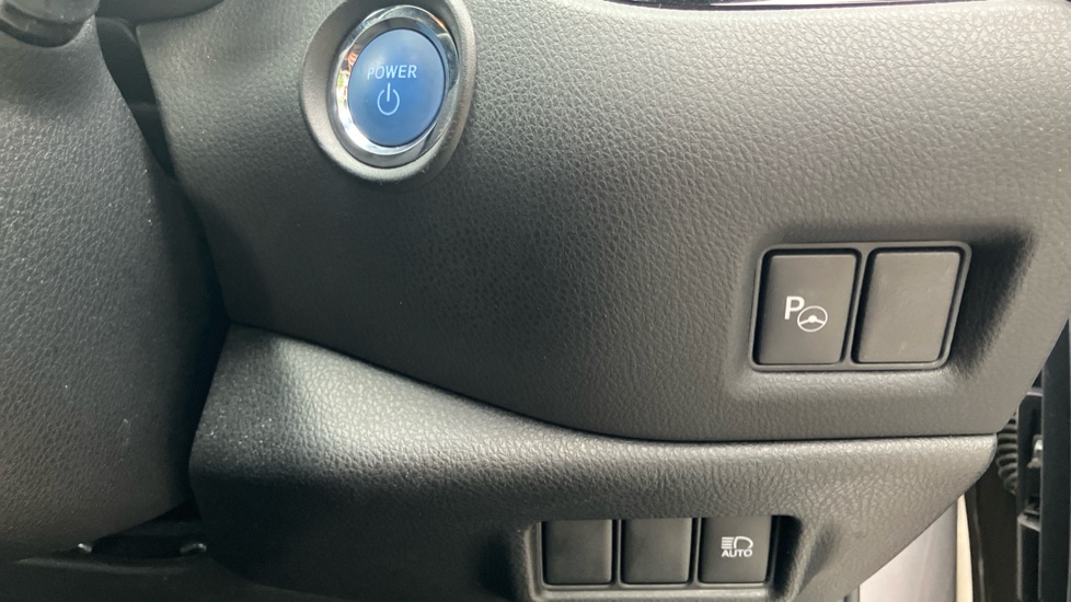 Toyota C-HR 1.8 Hybrid Dynamic 5dr CVT Hybrid Hatchback - Image 16