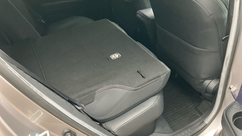 Toyota C-HR 1.8 Hybrid Dynamic 5dr CVT Hybrid Hatchback - Image 18