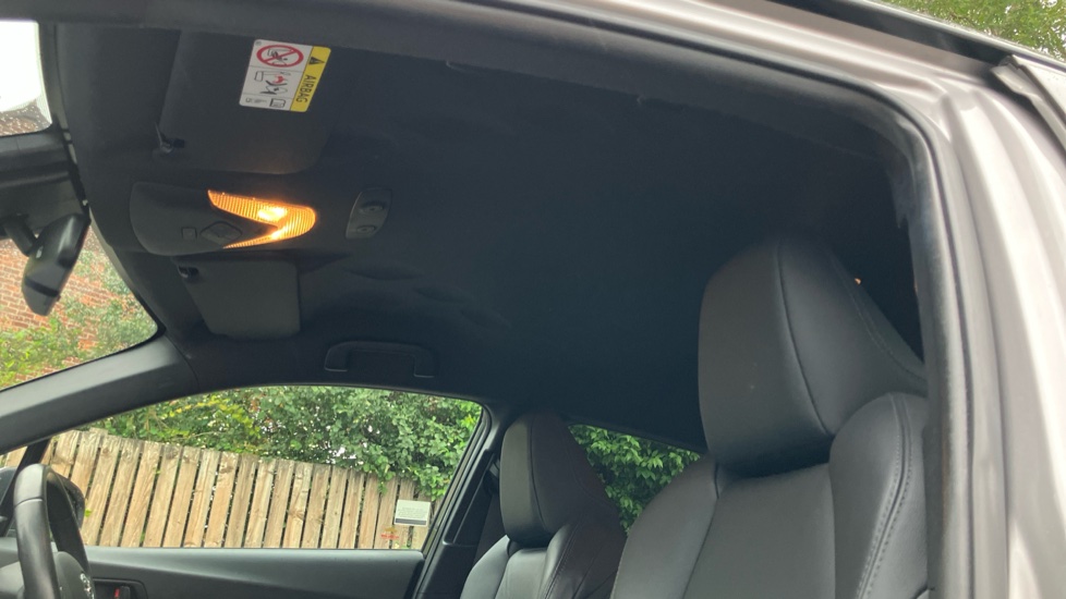 Toyota C-HR 1.8 Hybrid Dynamic 5dr CVT Hybrid Hatchback - Image 19