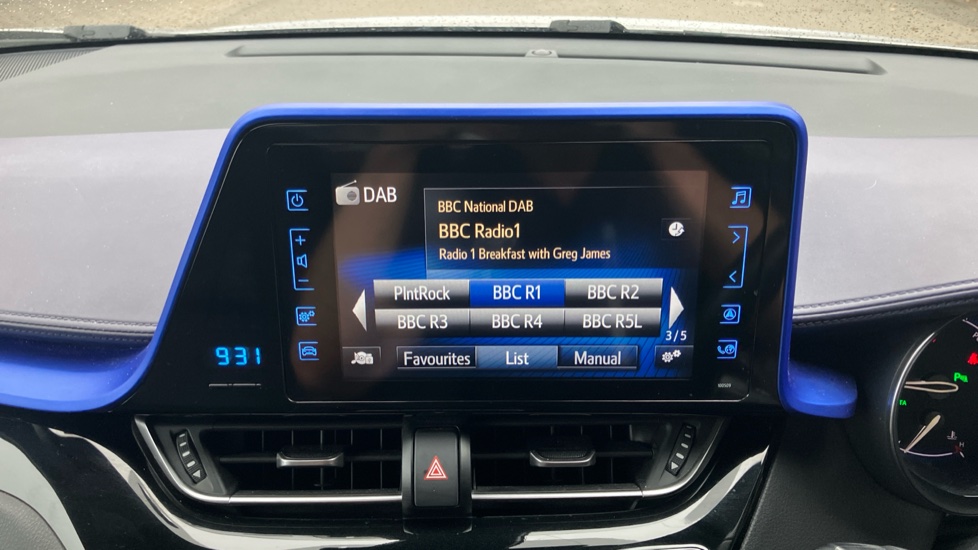 Toyota C-HR 1.8 Hybrid Dynamic 5dr CVT Hybrid Hatchback - Image 41