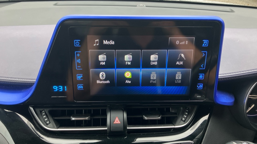 Toyota C-HR 1.8 Hybrid Dynamic 5dr CVT Hybrid Hatchback - Image 45