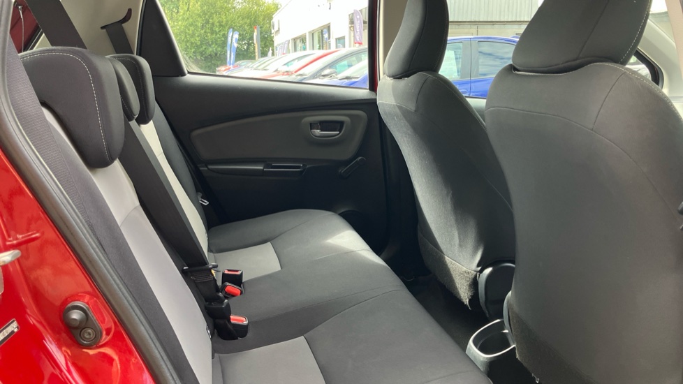 Toyota Yaris 1.5 VVT-i Icon Tech 5dr Petrol Hatchback - Image 8