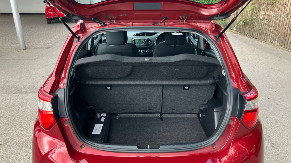 Toyota Yaris 1.5 VVT-i Icon Tech 5dr Petrol Hatchback - Image 13