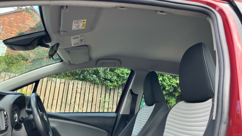 Toyota Yaris 1.5 VVT-i Icon Tech 5dr Petrol Hatchback - Image 19