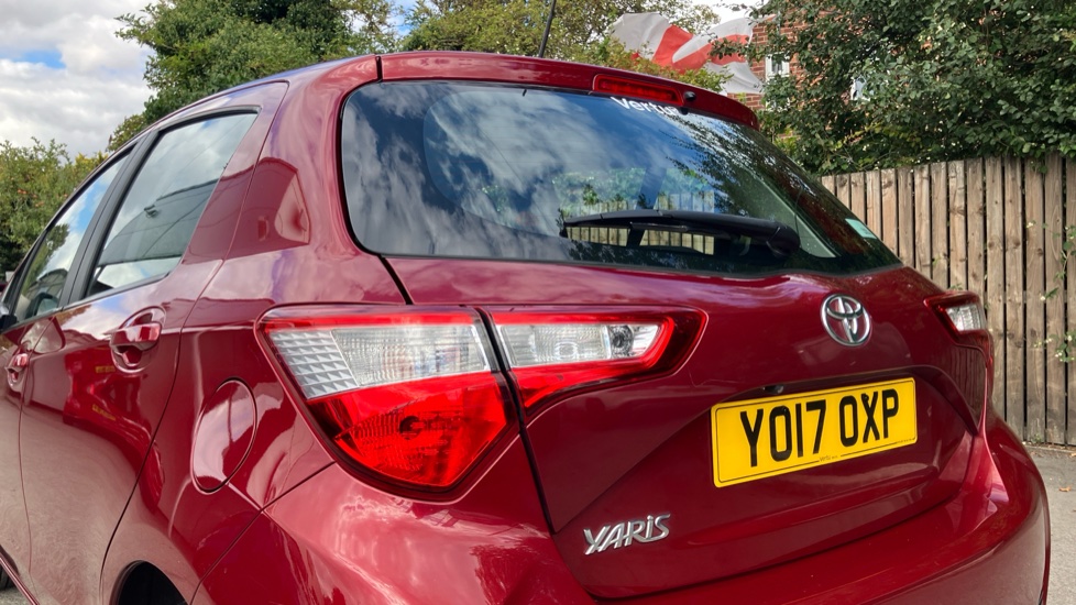 Toyota Yaris 1.5 VVT-i Icon Tech 5dr Petrol Hatchback - Image 21