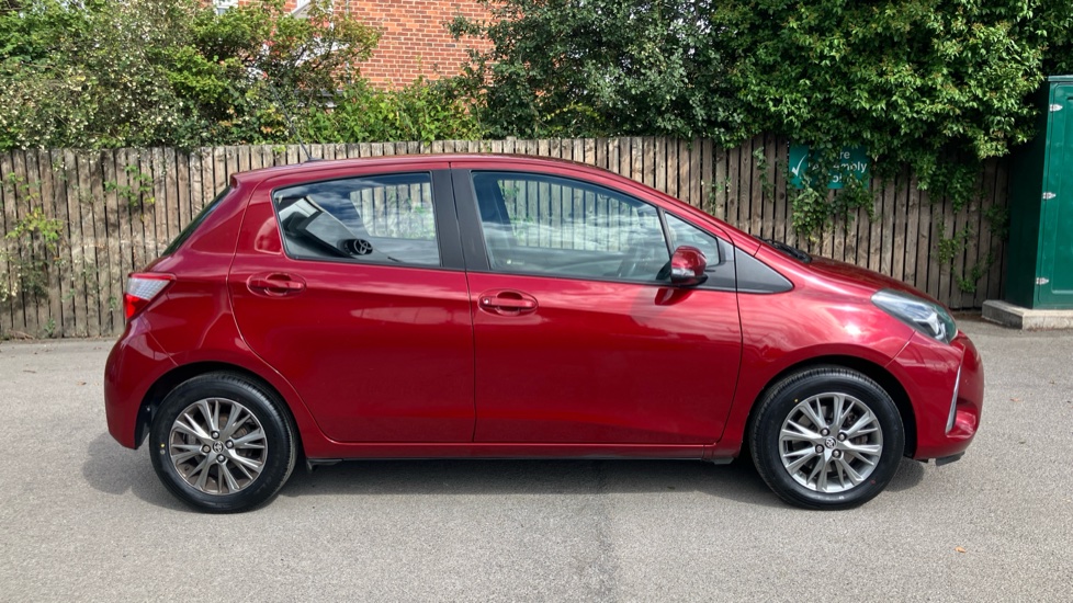 Toyota Yaris 1.5 VVT-i Icon Tech 5dr Petrol Hatchback - Image 23