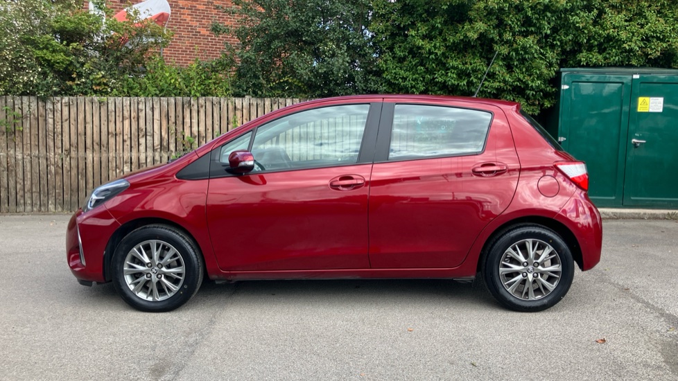 Toyota Yaris 1.5 VVT-i Icon Tech 5dr Petrol Hatchback - Image 24