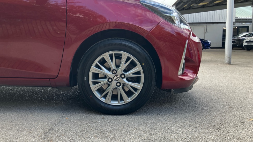 Toyota Yaris 1.5 VVT-i Icon Tech 5dr Petrol Hatchback - Image 25
