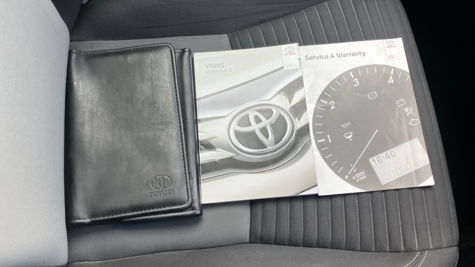 Toyota Yaris 1.5 VVT-i Icon Tech 5dr Petrol Hatchback - Image 27